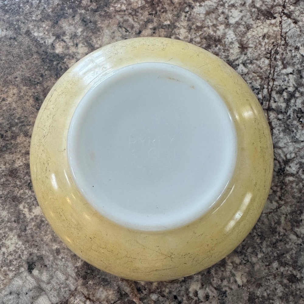 Vintage Pyrex Yellow Mixing Bowl - Picture 5 of 11